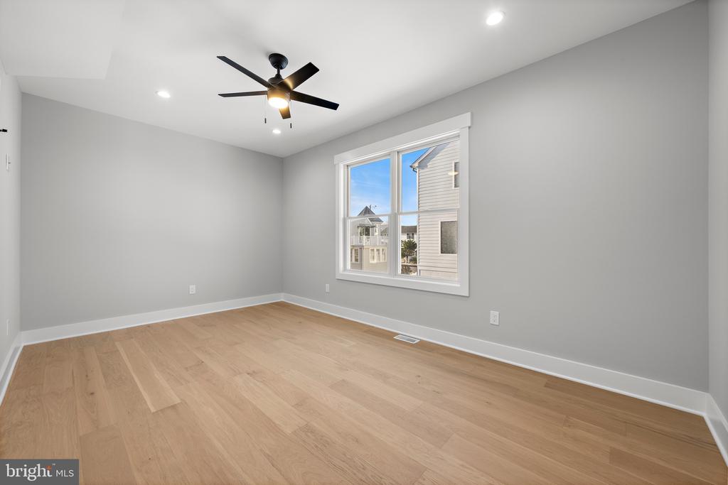 2 E 47TH STREET