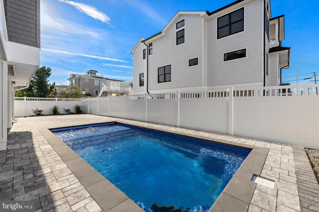 2 E 47TH STREET