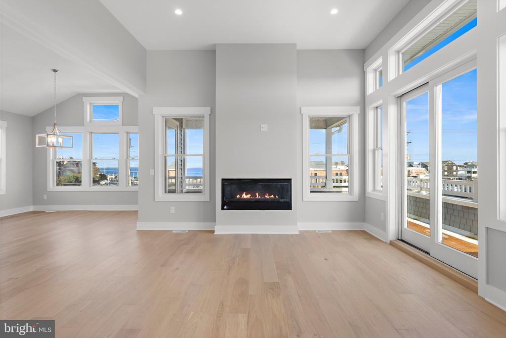 2 E 47TH STREET