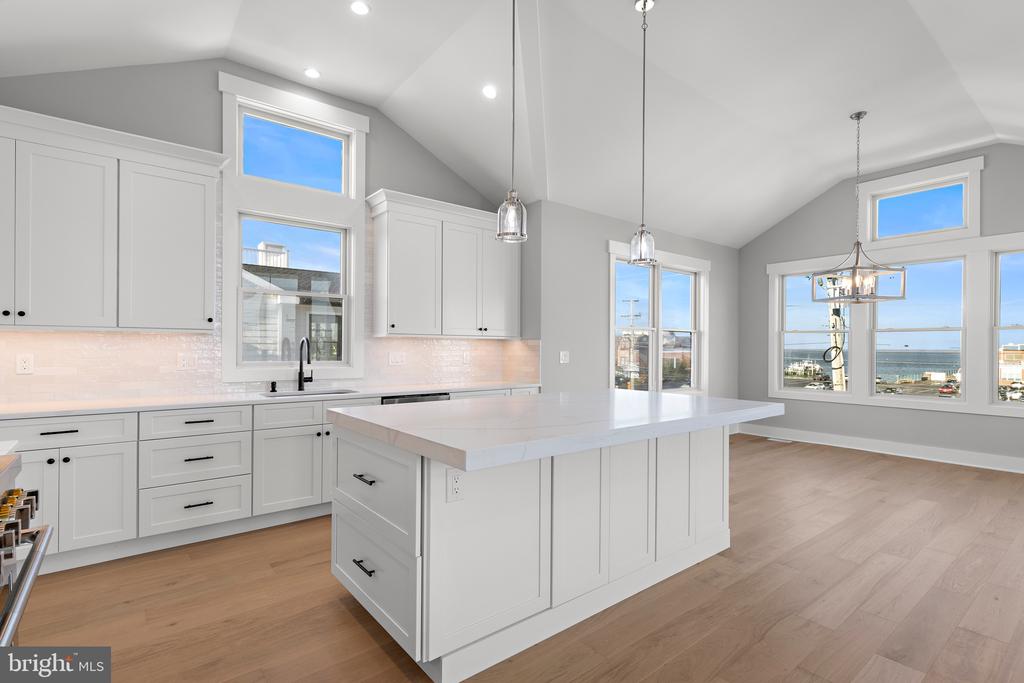 2 E 47TH STREET