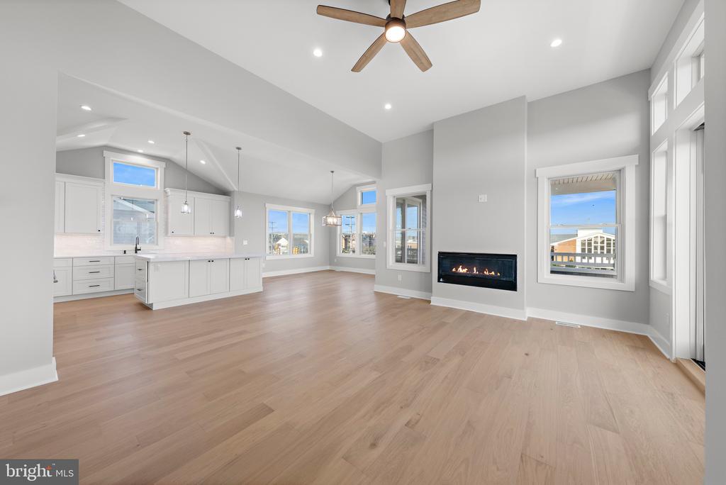 2 E 47TH STREET