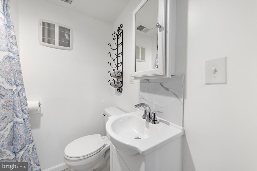 22 W MEA LANE