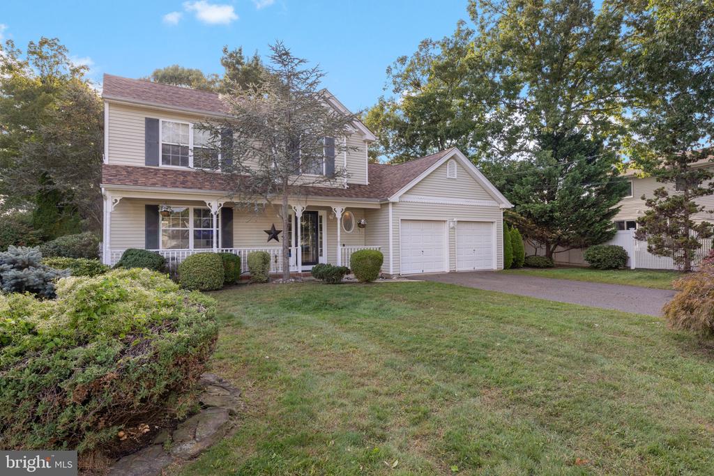 261 WAVE ROAD