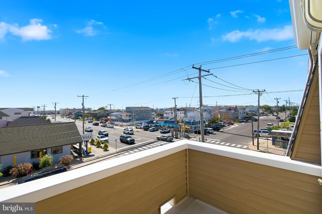 418 LONG BEACH BLVD.