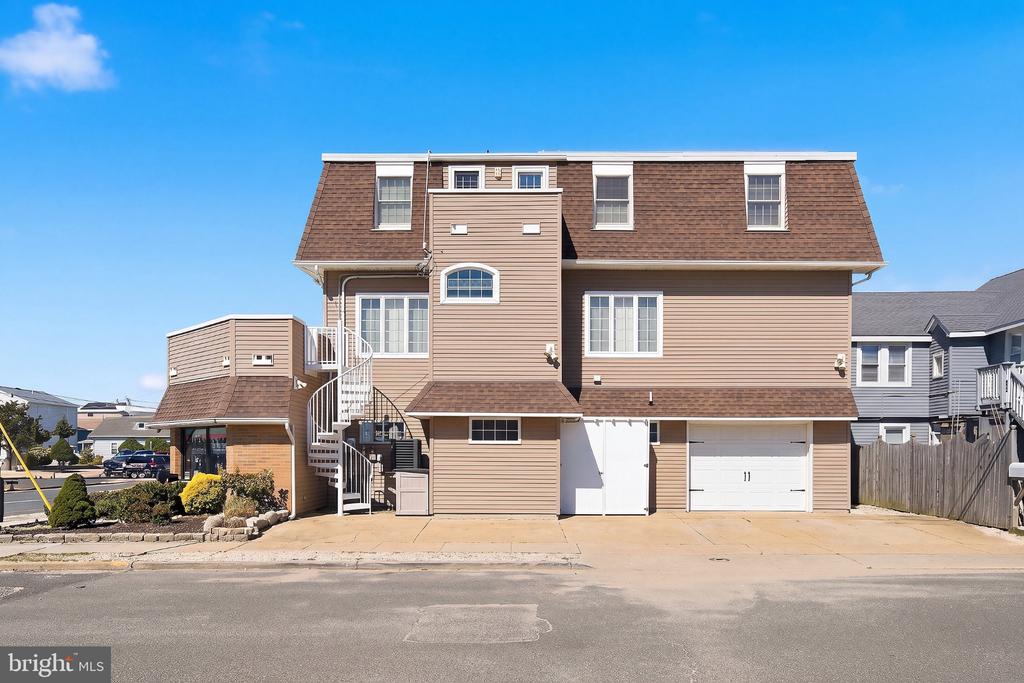 418 LONG BEACH BLVD.