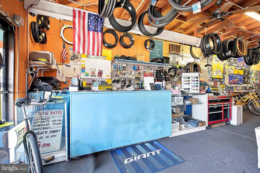 418 LONG BEACH BLVD.