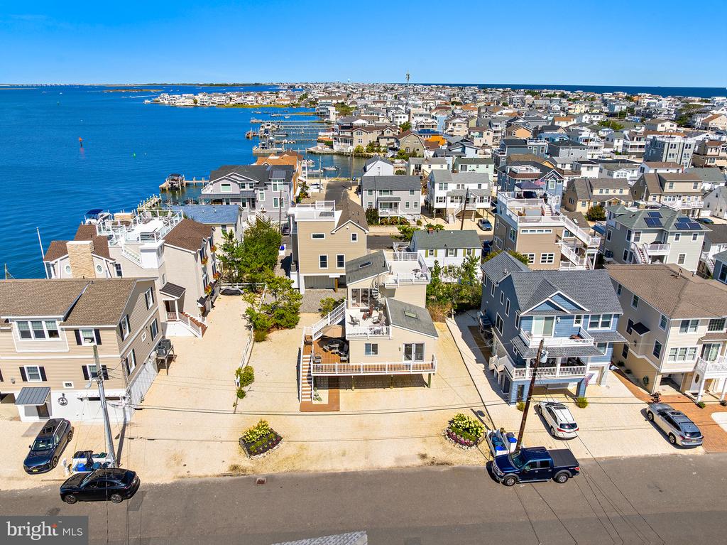 41 W SAND DUNE LANE
