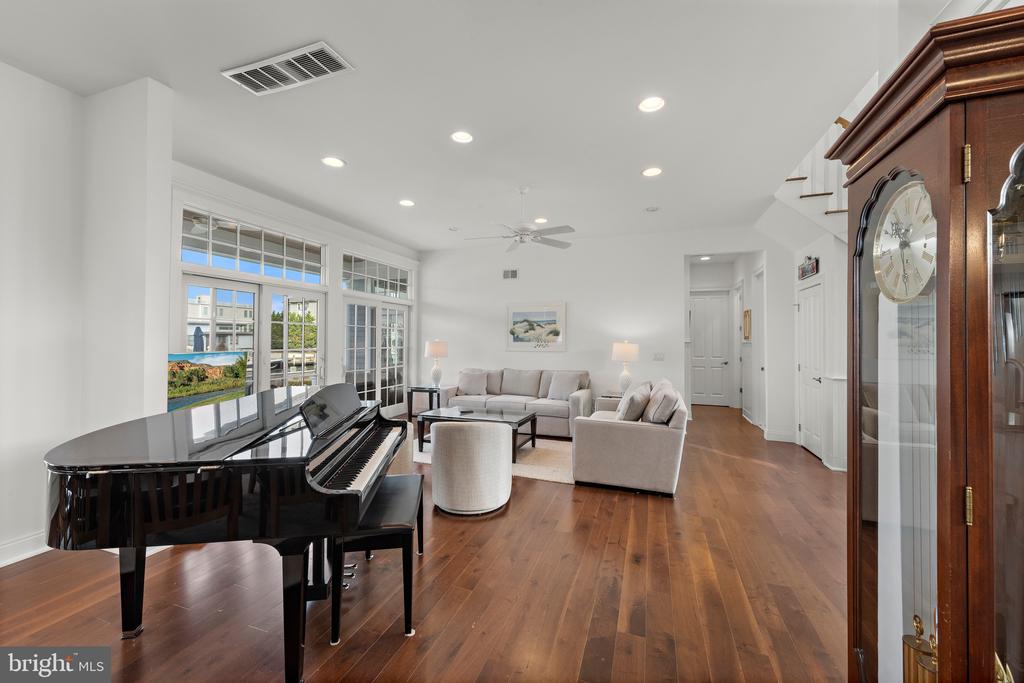 171 MARINA BOULEVARD