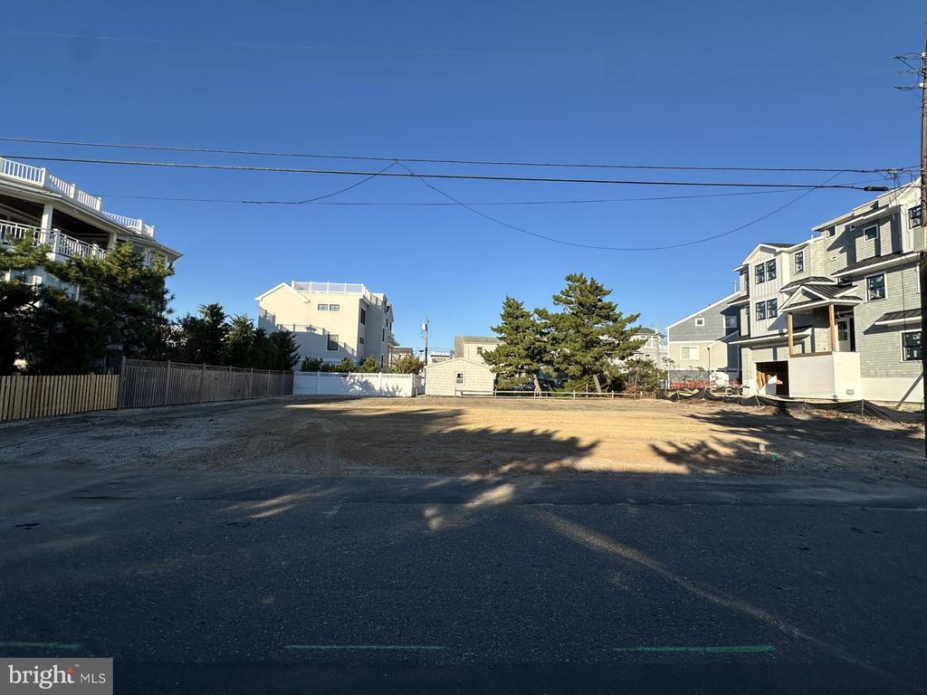115 E MISSISSIPPI AVENUE