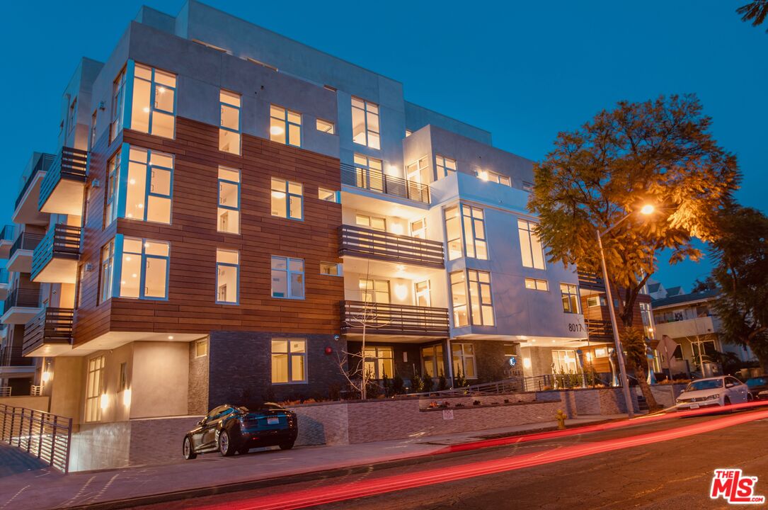 8017 W NORTON AVE Unit: 405