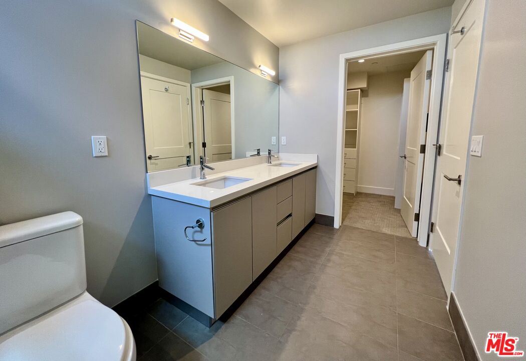 8017 W NORTON AVE Unit: 405
