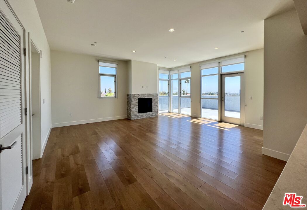 8017 W NORTON AVE Unit: 405