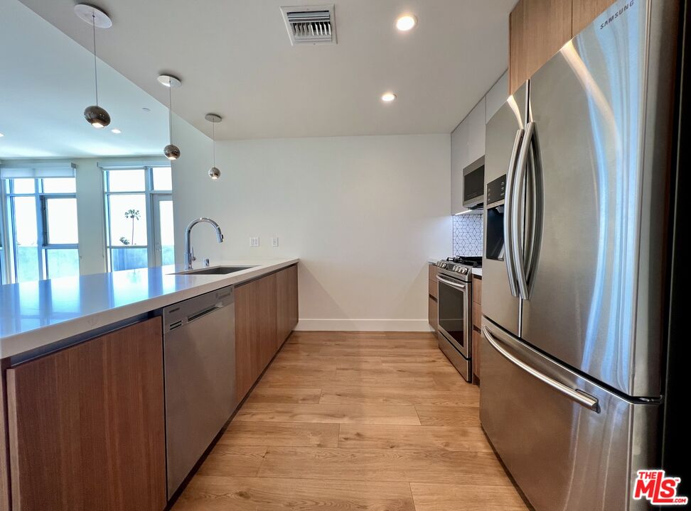 8017 W NORTON AVE Unit: 405
