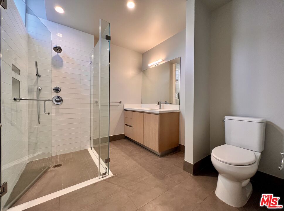 8017 W NORTON AVE Unit: 405