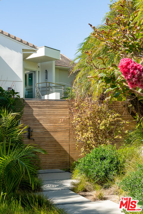 31558 Victoria Point Rd