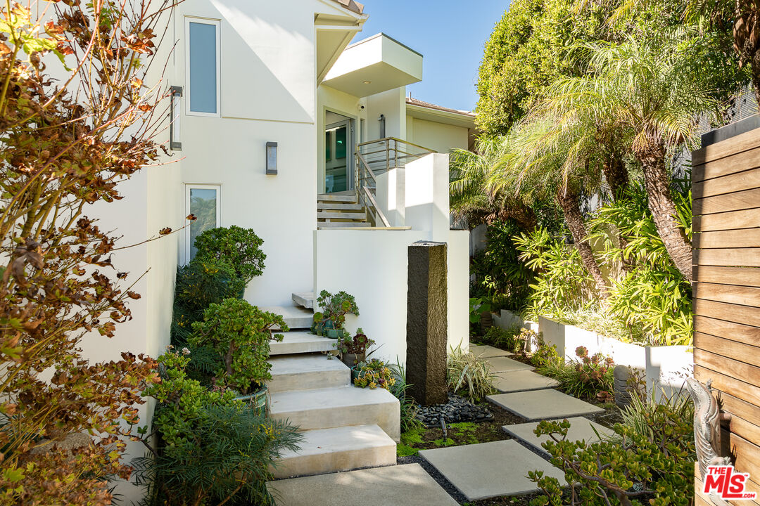 31558 Victoria Point Rd