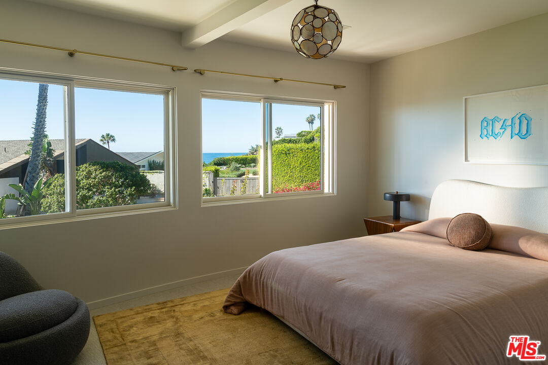 31558 Victoria Point Rd