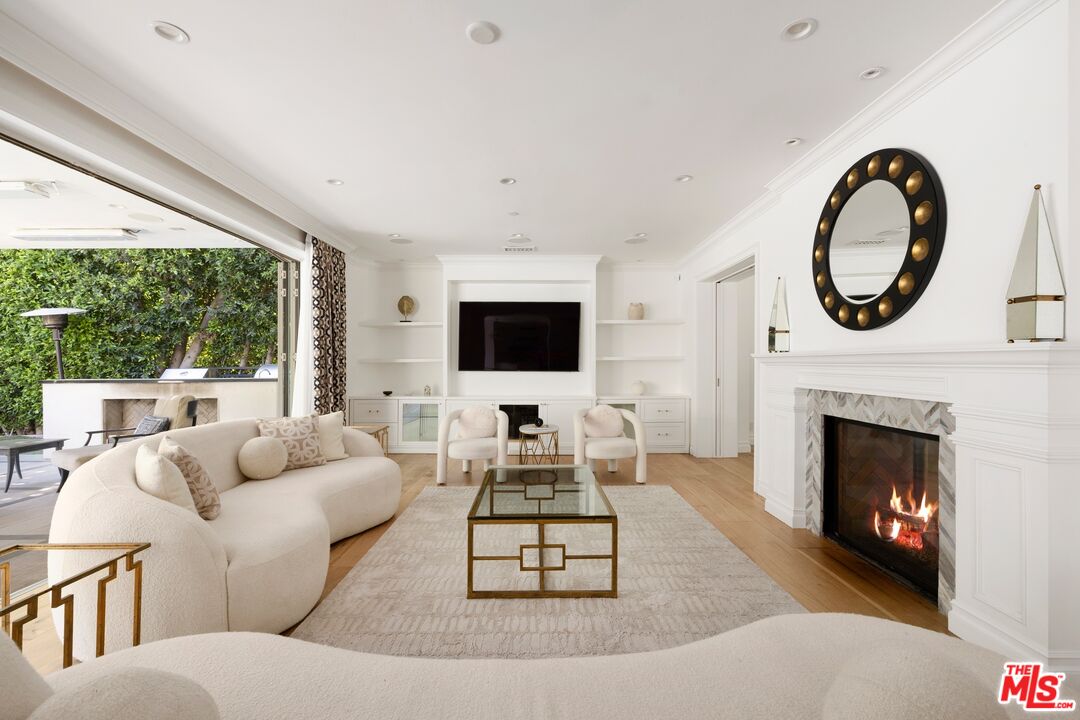 1214 Coldwater Canyon Dr