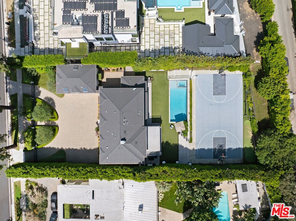 1214 Coldwater Canyon Dr