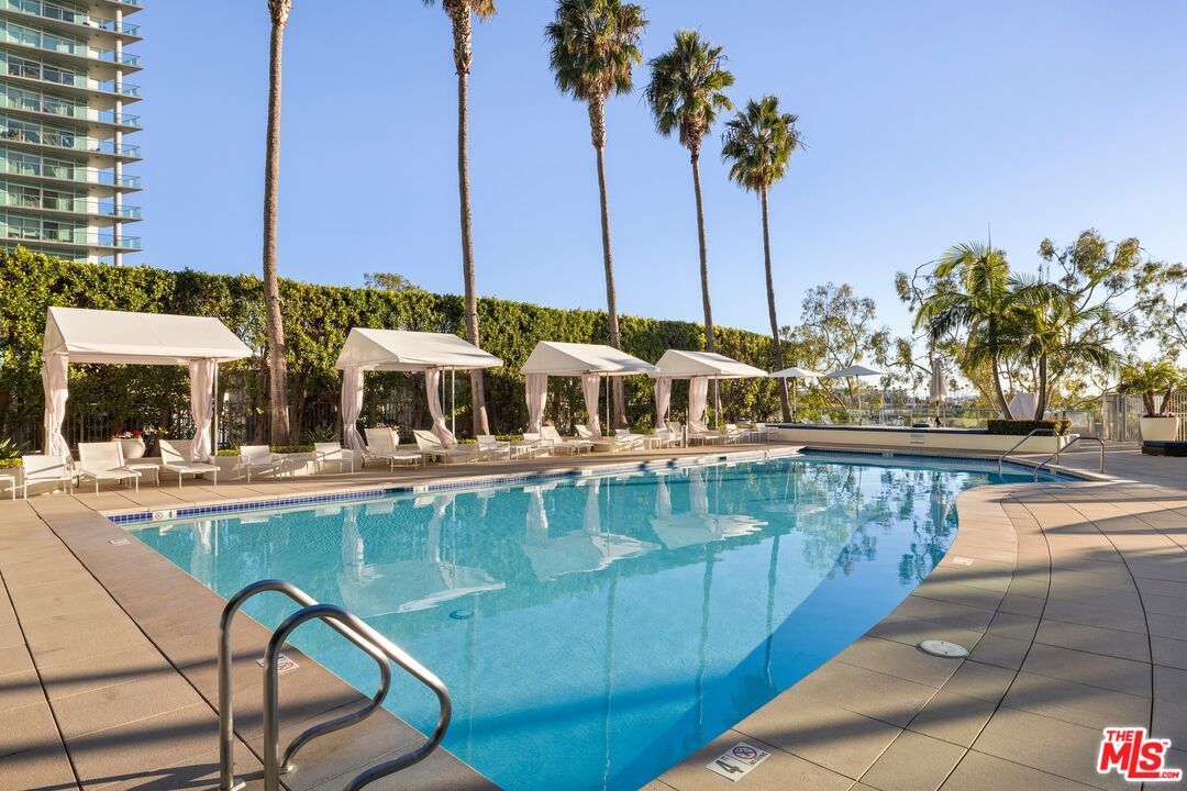 13700 Marina Pointe Dr Unit: 1410