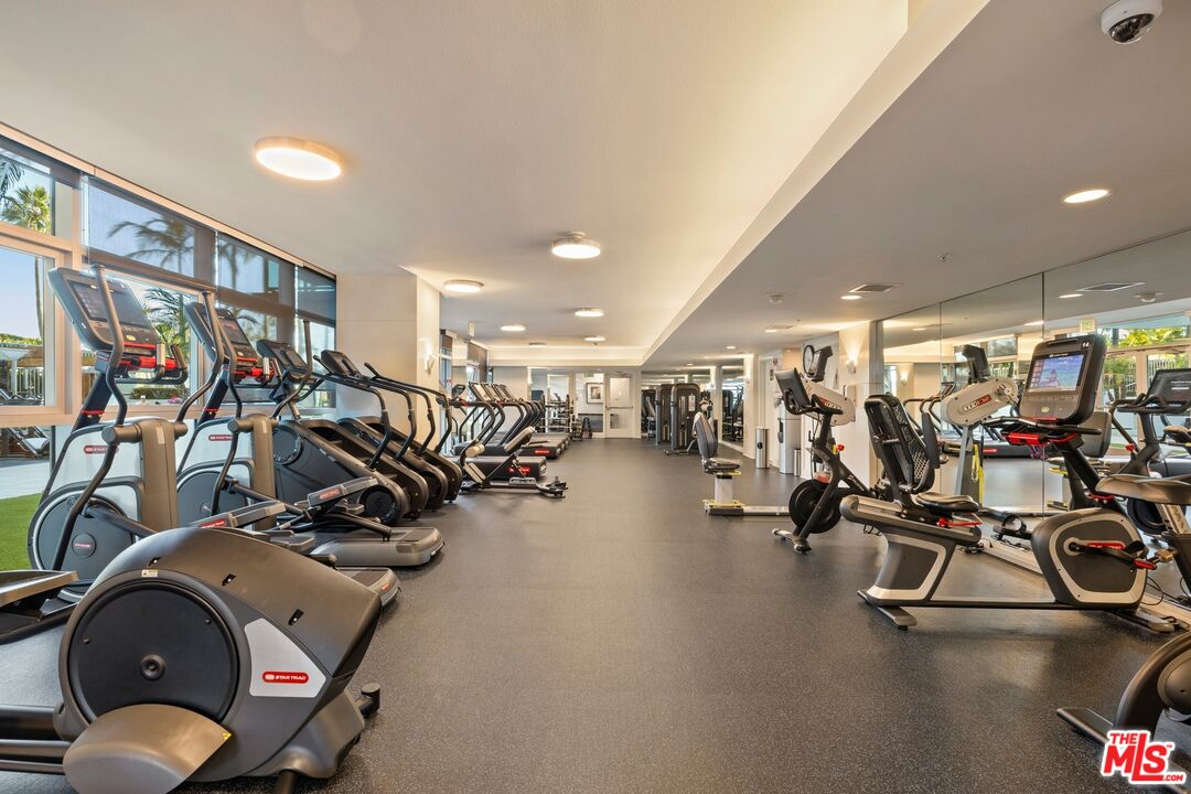 13700 Marina Pointe Dr Unit: 1410