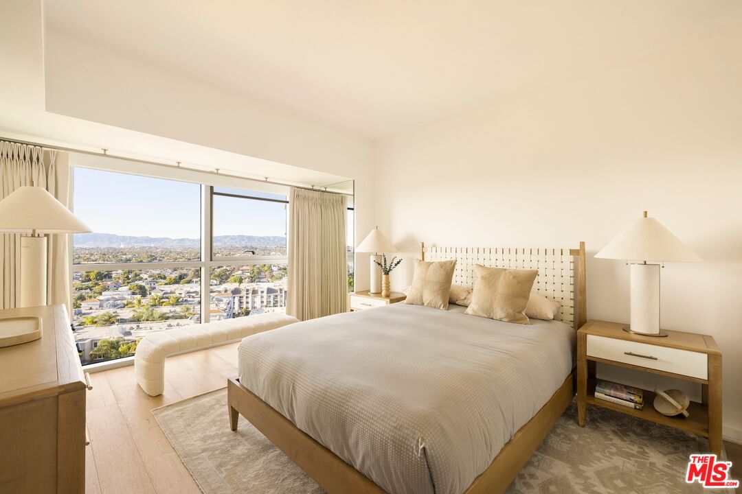 13700 Marina Pointe Dr Unit: 1410