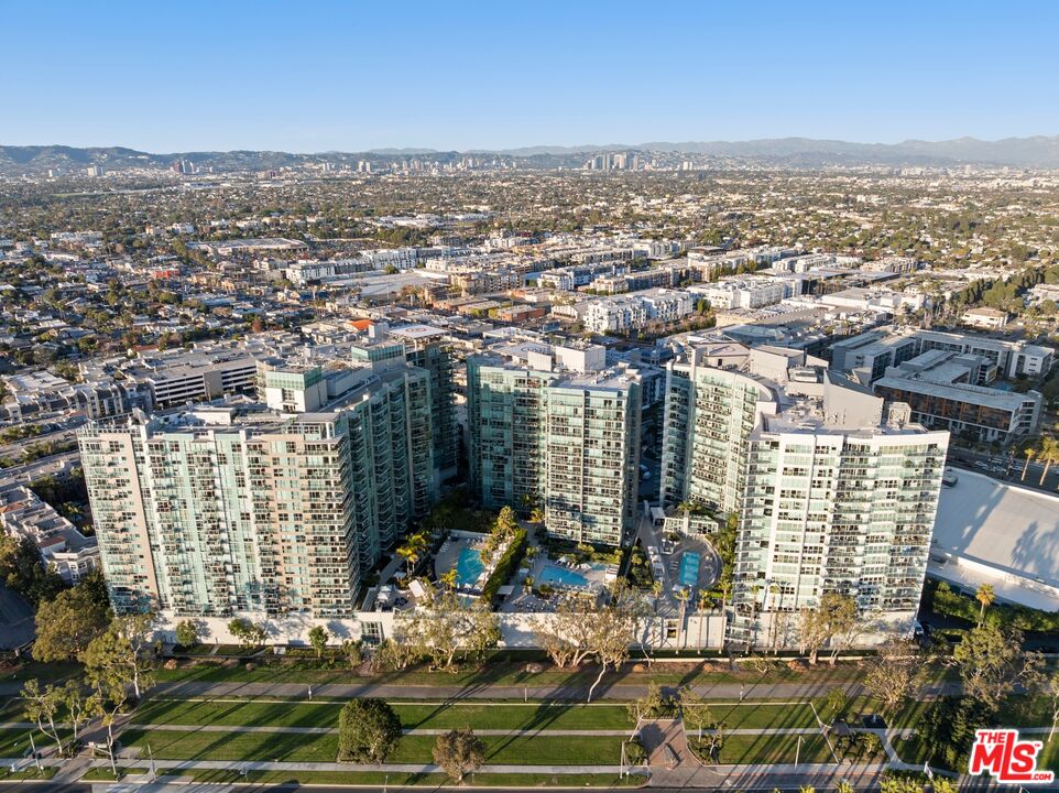 13700 Marina Pointe Dr Unit: 1410