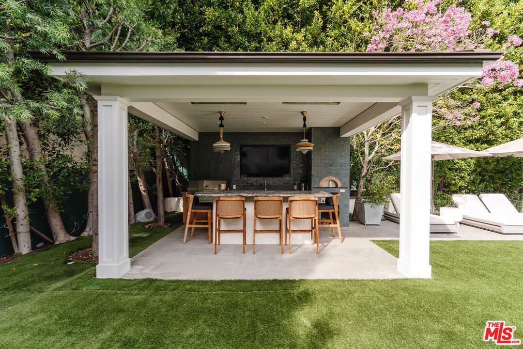 957 Corsica Dr