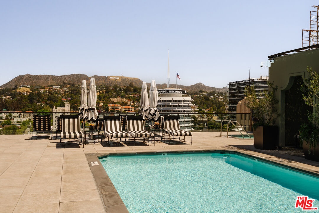 1645 Vine St Unit: 511