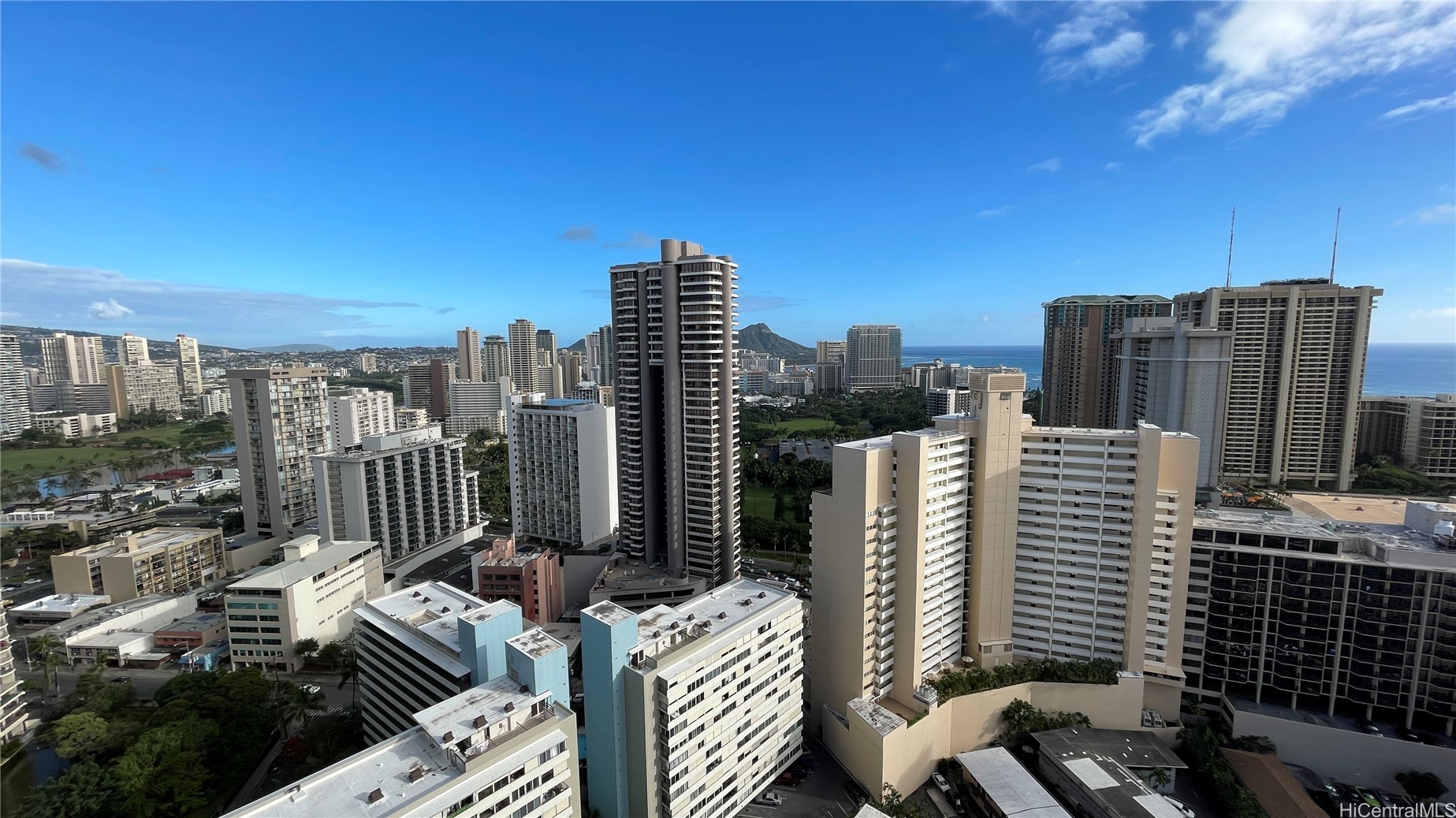 411 Hobron Lane 3307