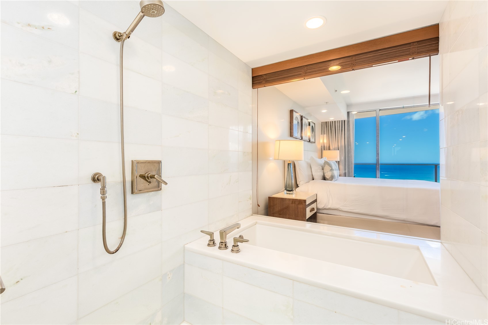 2139 Kuhio Avenue 3305