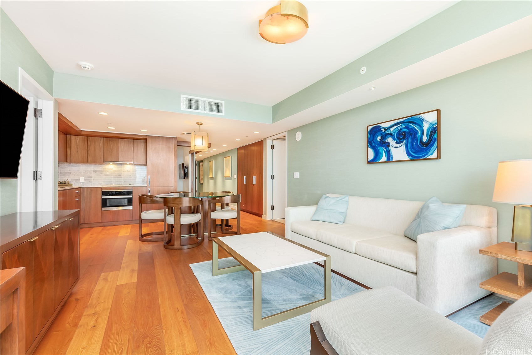 2139 Kuhio Avenue 3305