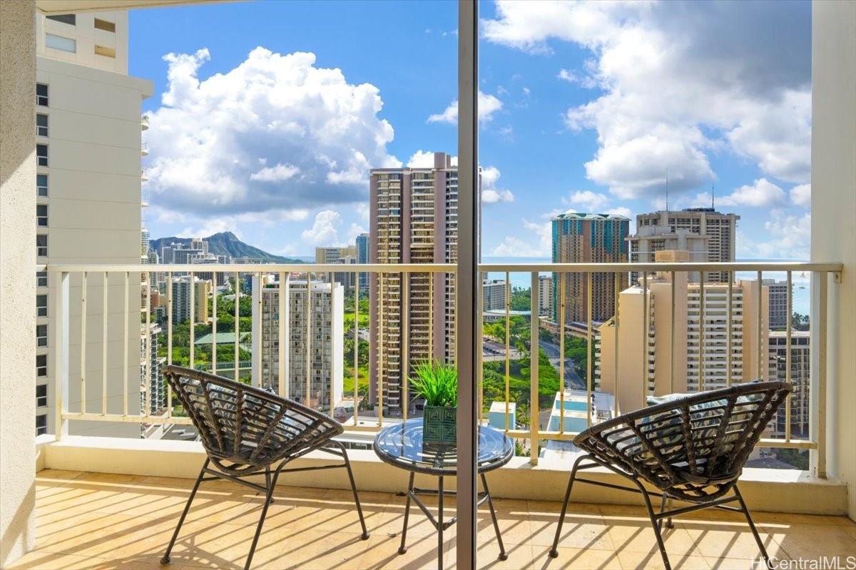 400 Hobron Lane 3009