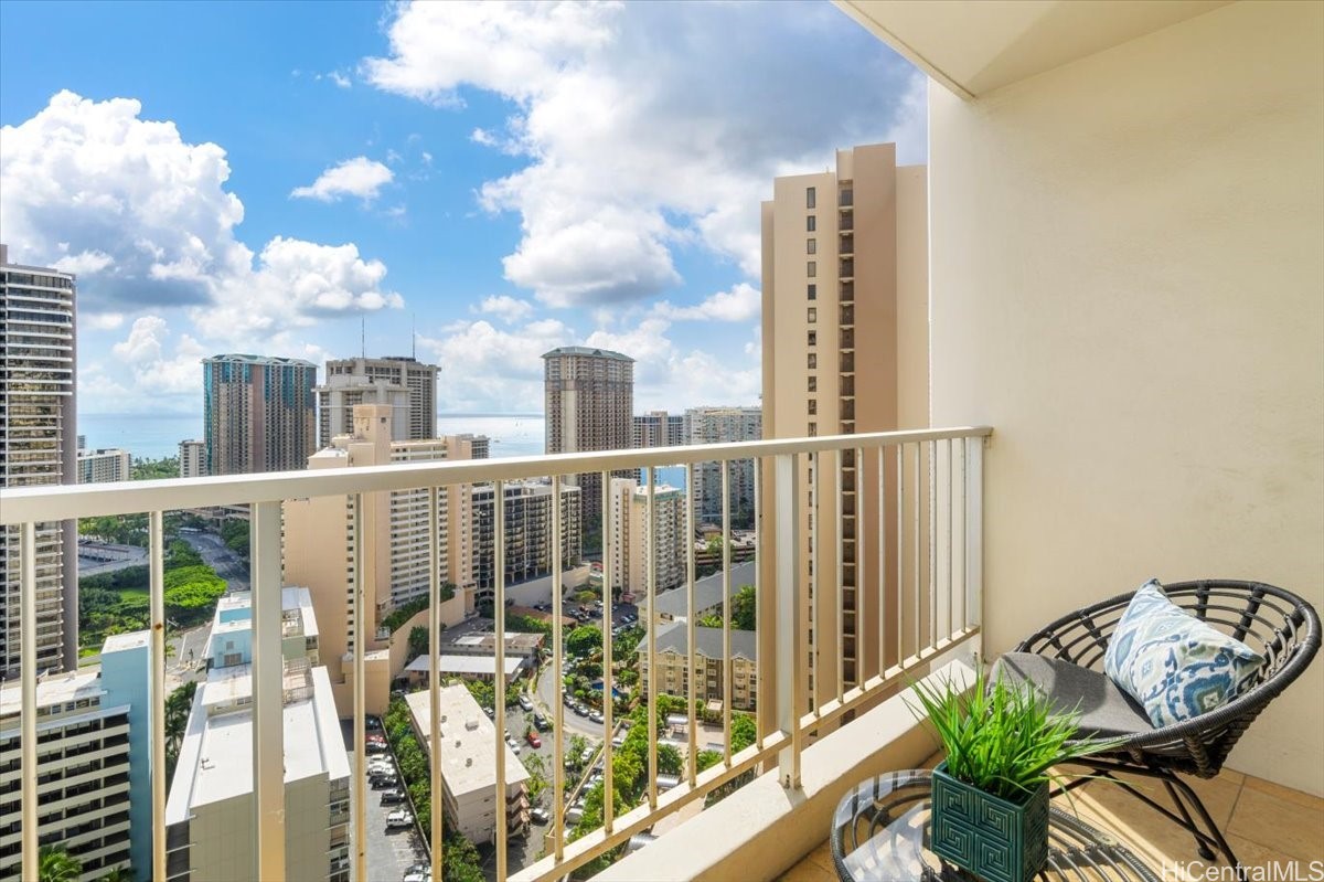 400 Hobron Lane 3009