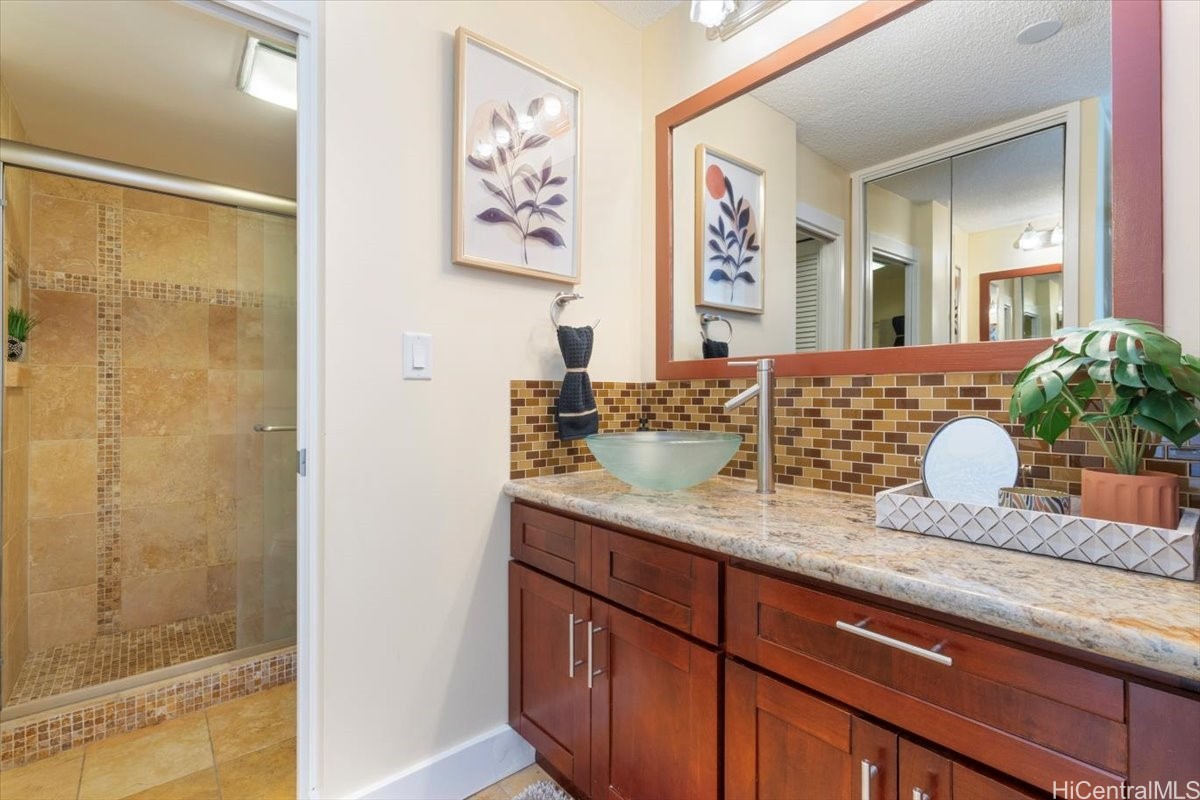 400 Hobron Lane 3009