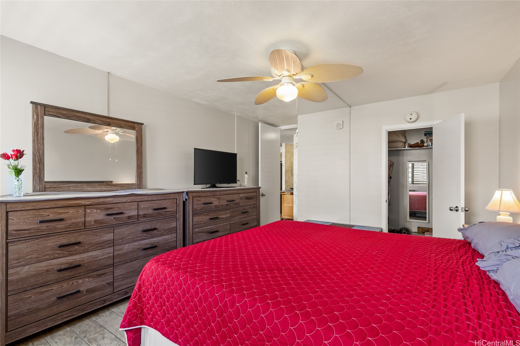 430 Kaiolu Street 1007