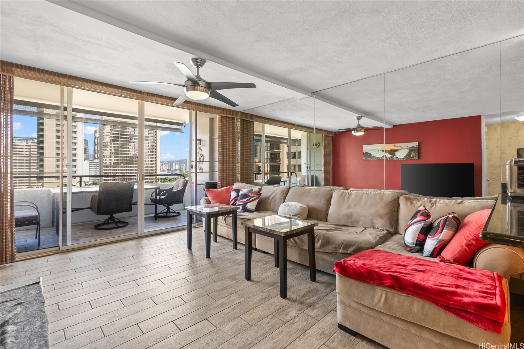 430 Kaiolu Street 1007