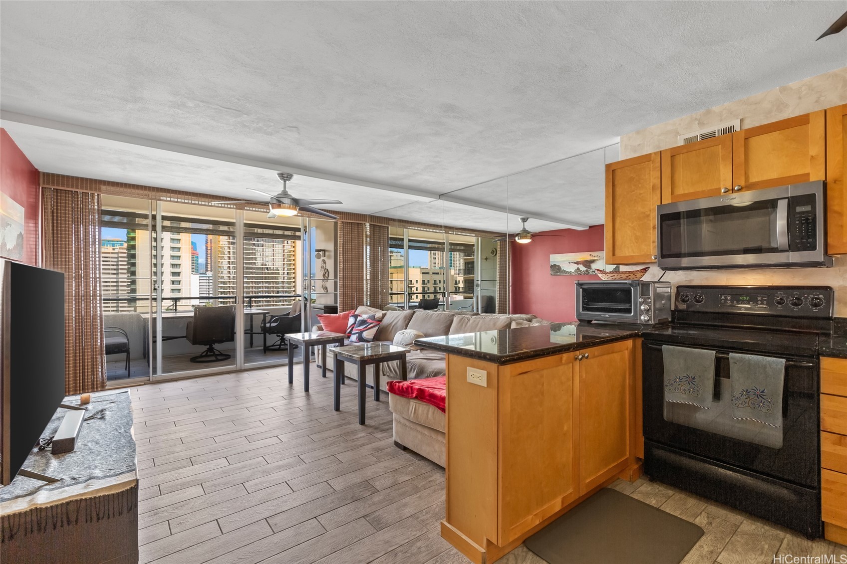 430 Kaiolu Street 1007