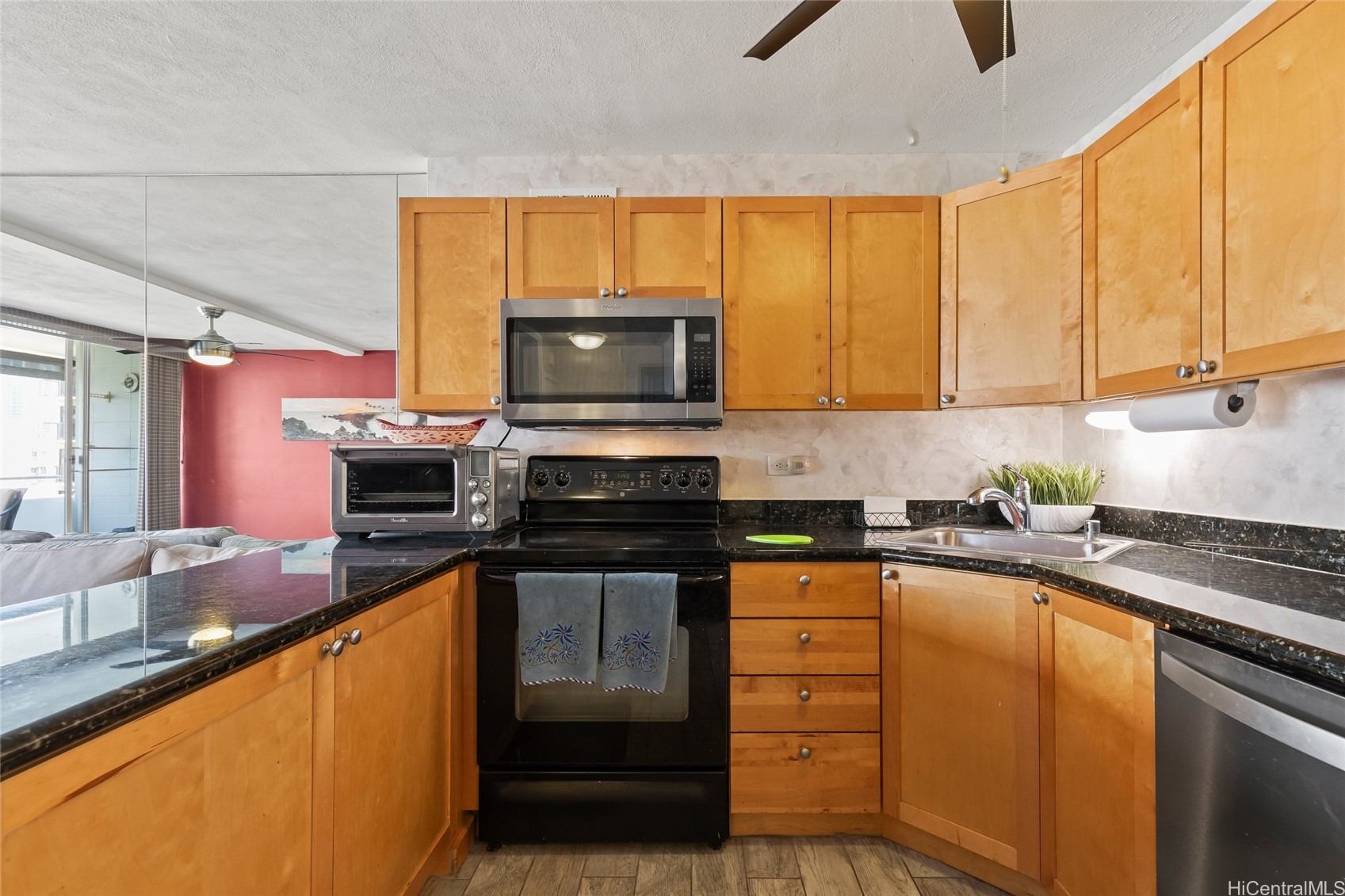 430 Kaiolu Street 1007
