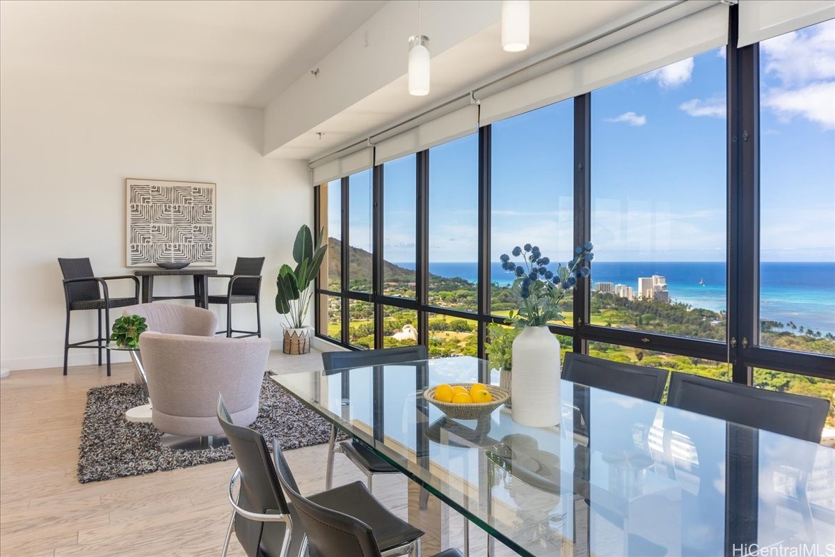 229 Paoakalani Avenue PH-3807