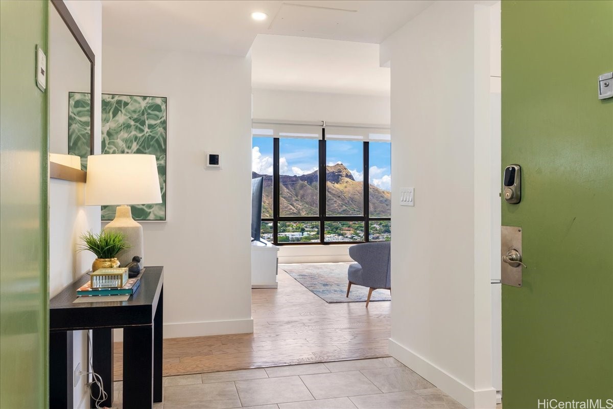 229 Paoakalani Avenue PH-3807