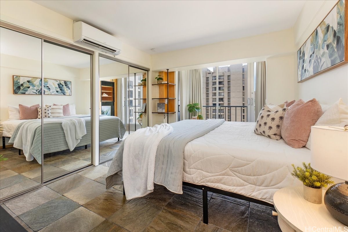 303 Liliuokalani Avenue 1102