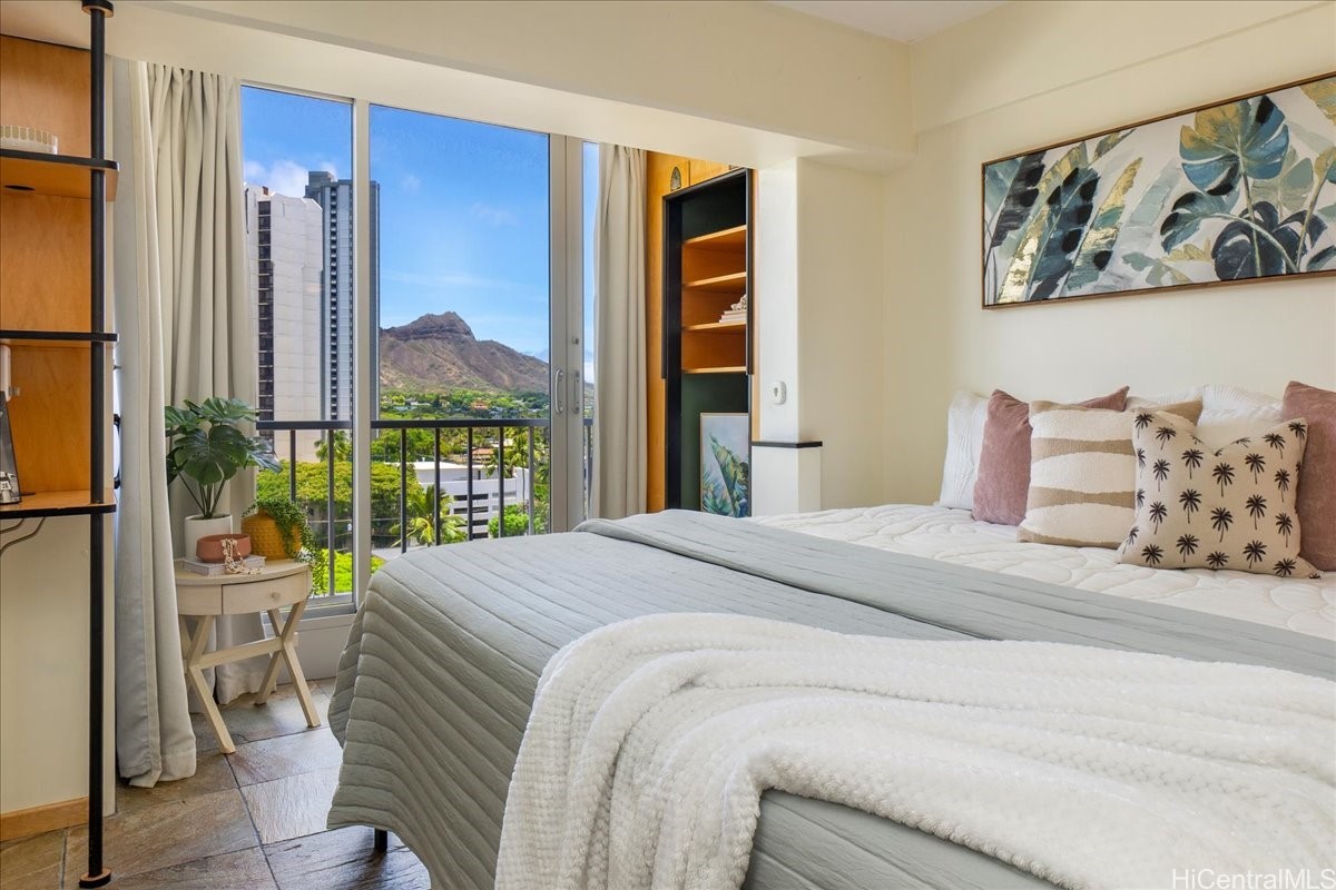 303 Liliuokalani Avenue 1102