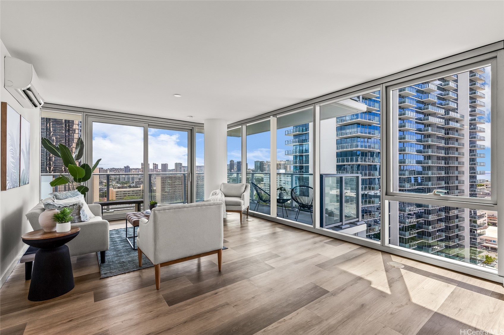 1515 Liona Street 1801