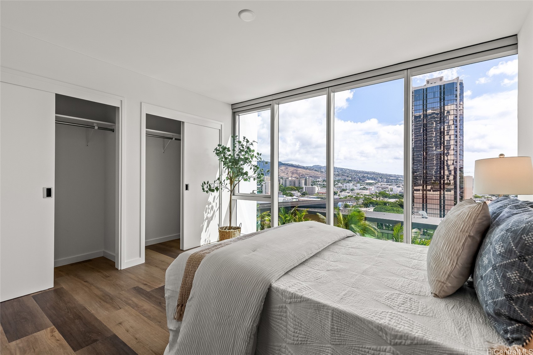 1515 Liona Street 1801