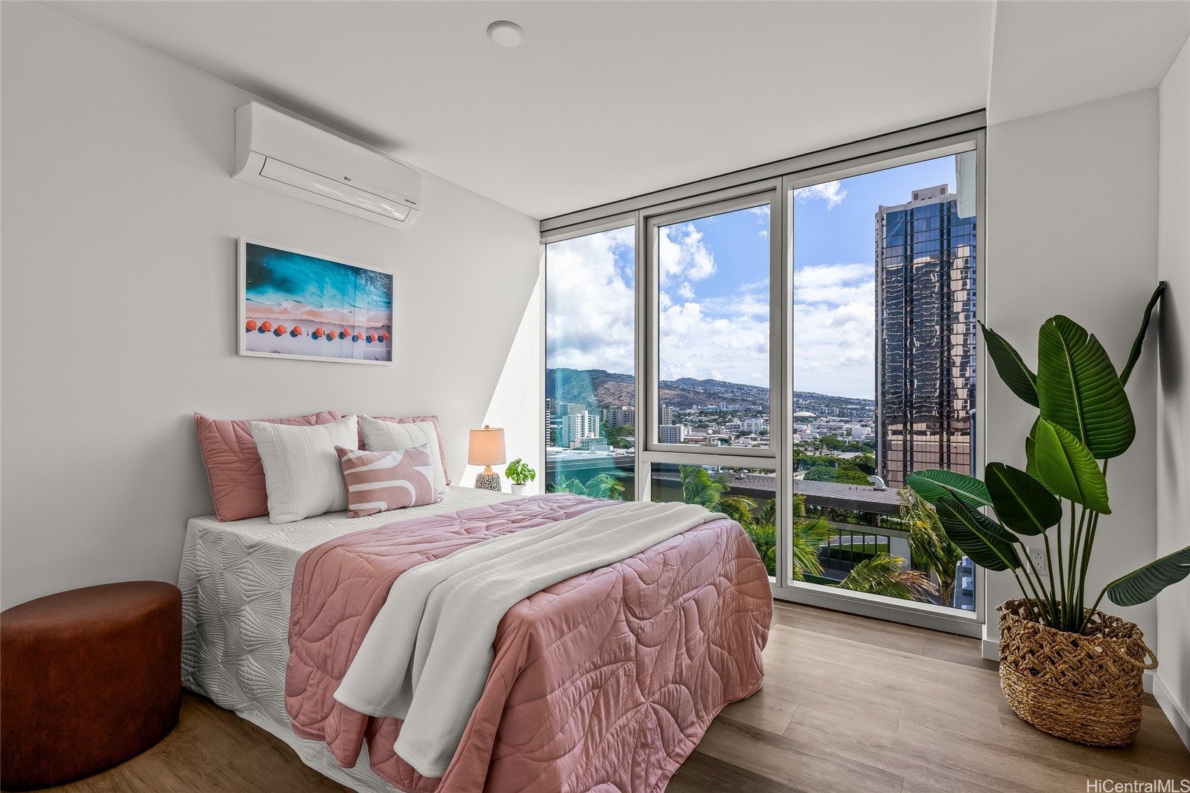 1515 Liona Street 1801