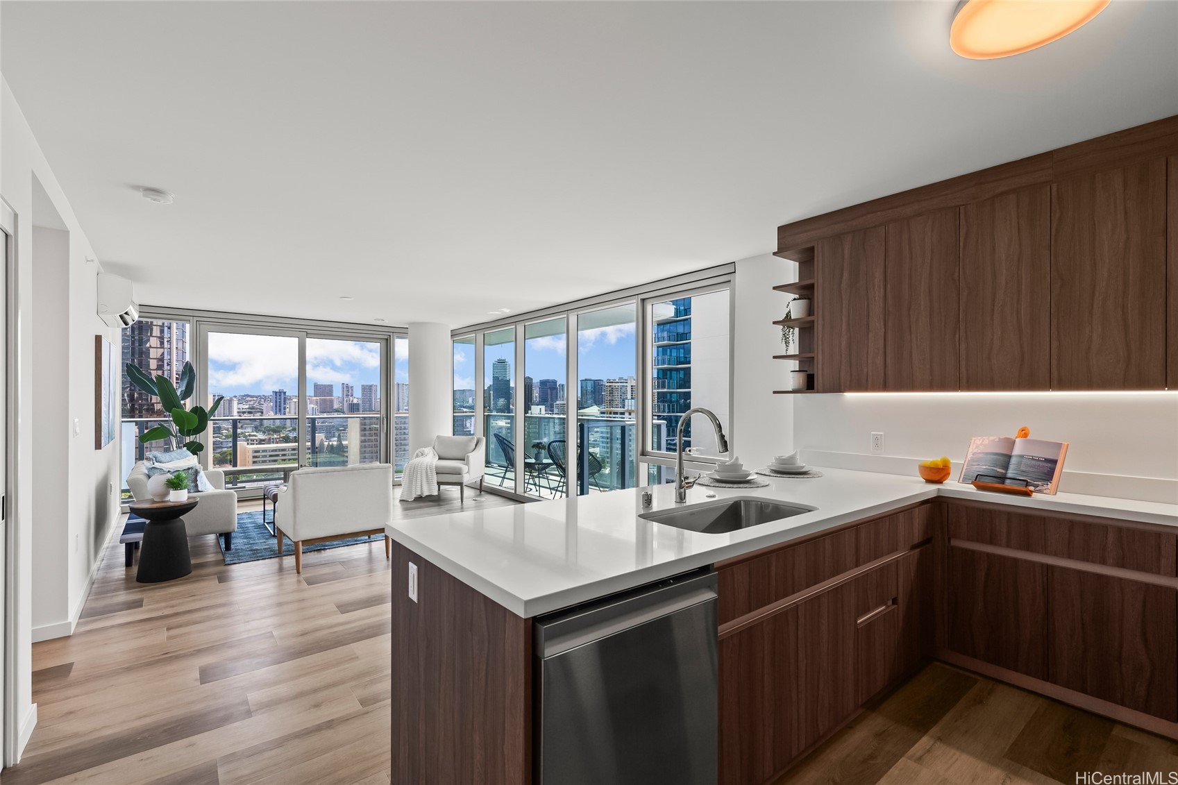 1515 Liona Street 1801