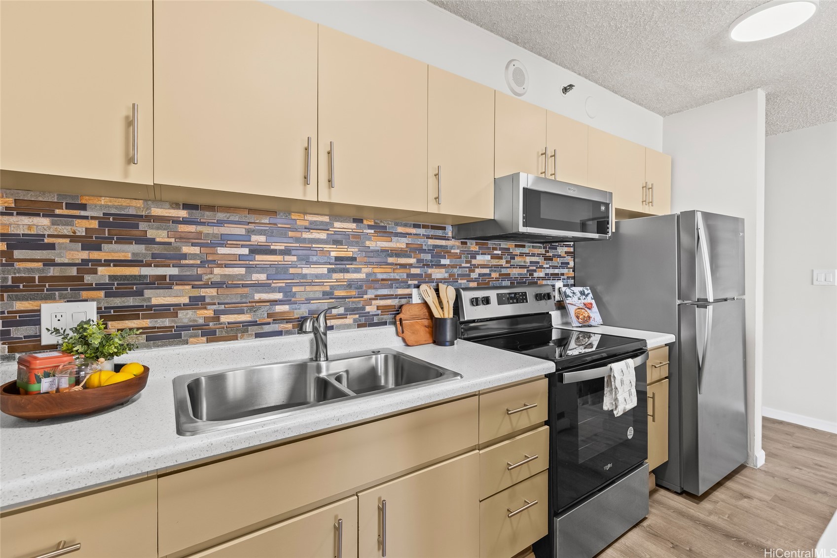 201 Ohua Avenue 1506/Makai