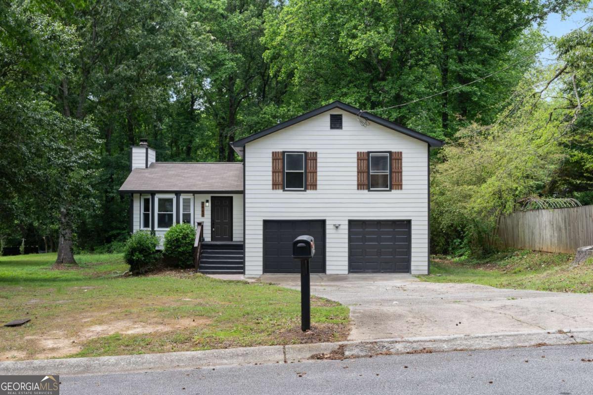 2442 Falcon Court