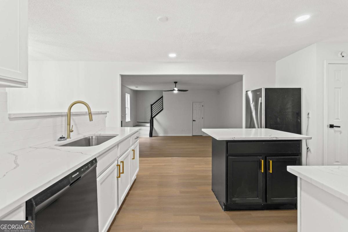 3636 River Heights